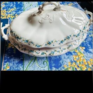 LS&S CARLSBAD SOUP TUREEN AUSTRIA